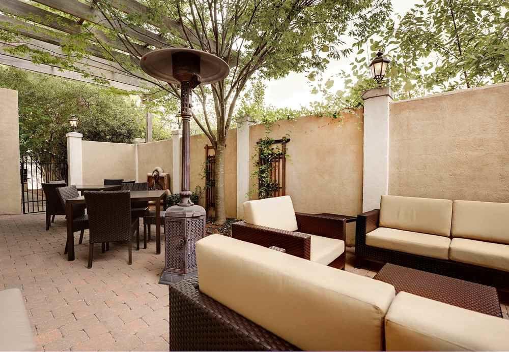 Courtyard Raleigh Crabtree Valley Bagian luar foto