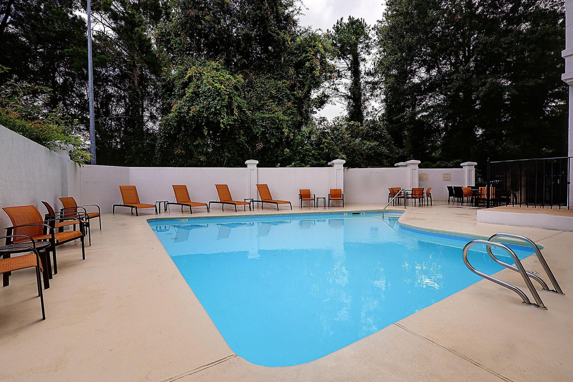 Courtyard Raleigh Crabtree Valley Bagian luar foto