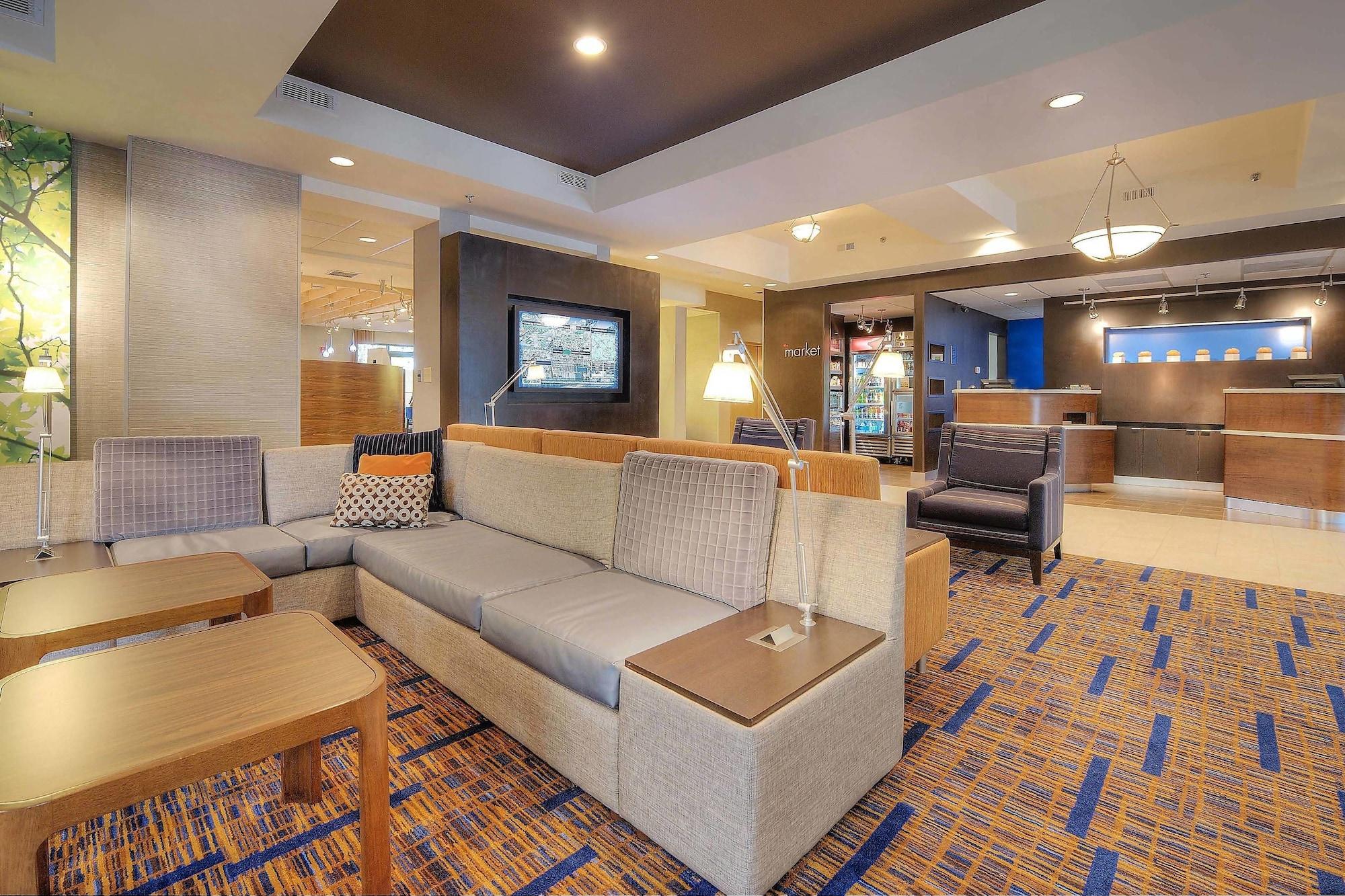 Courtyard Raleigh Crabtree Valley Bagian luar foto
