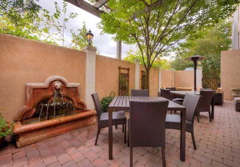 Courtyard Raleigh Crabtree Valley Bagian luar foto