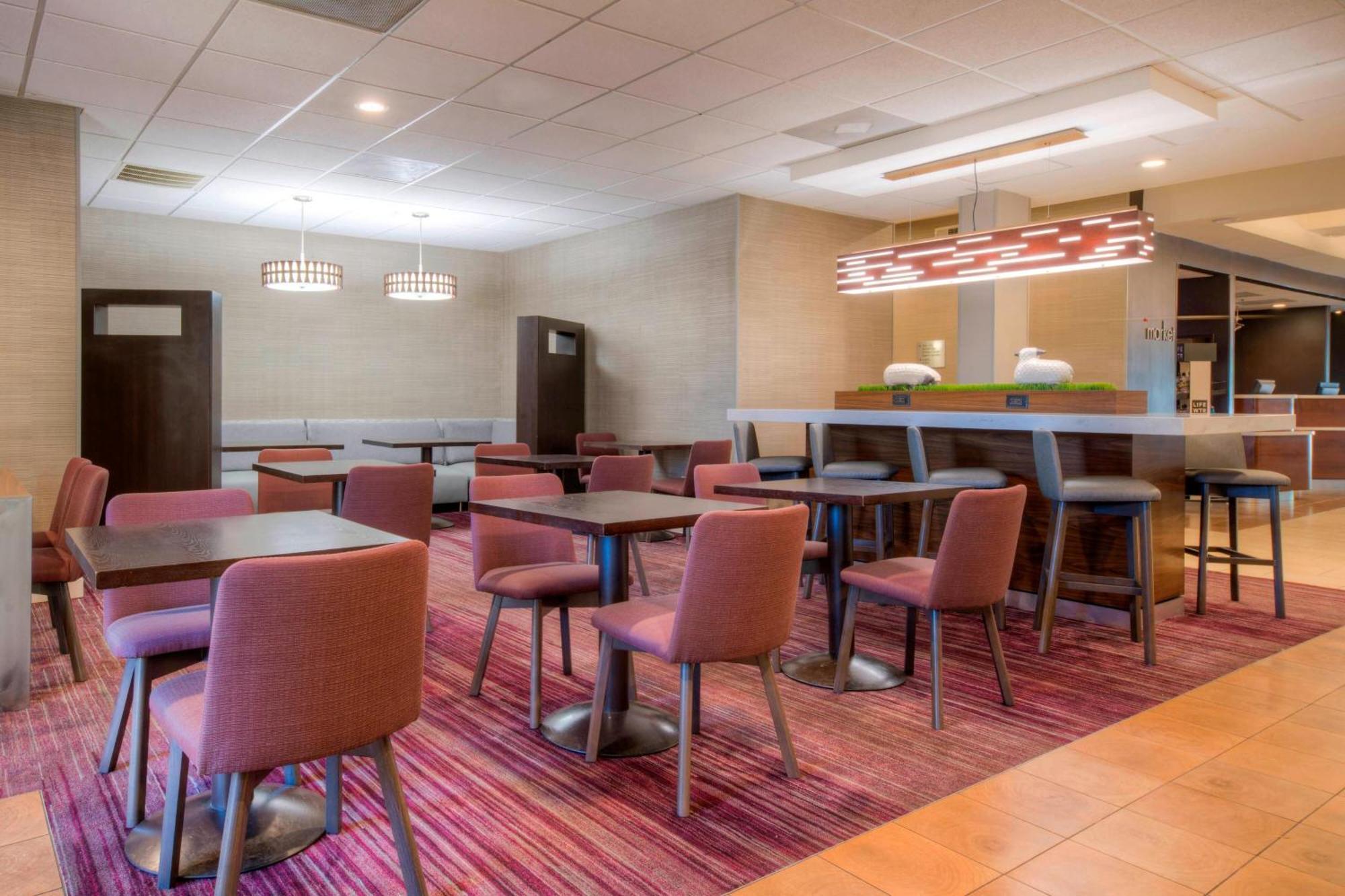 Courtyard Raleigh Crabtree Valley Bagian luar foto
