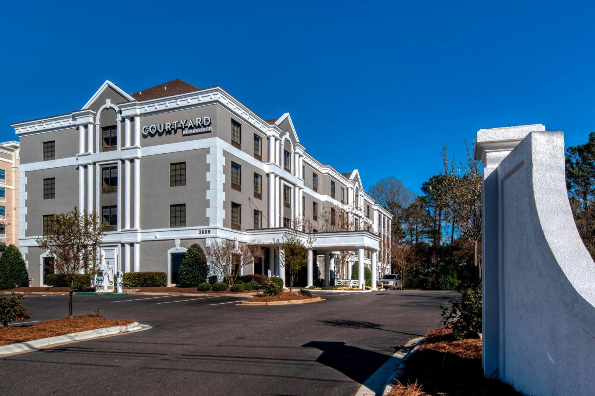 Courtyard Raleigh Crabtree Valley Bagian luar foto