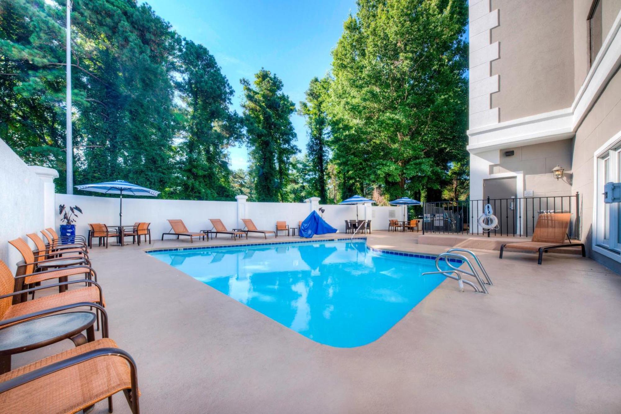 Courtyard Raleigh Crabtree Valley Bagian luar foto