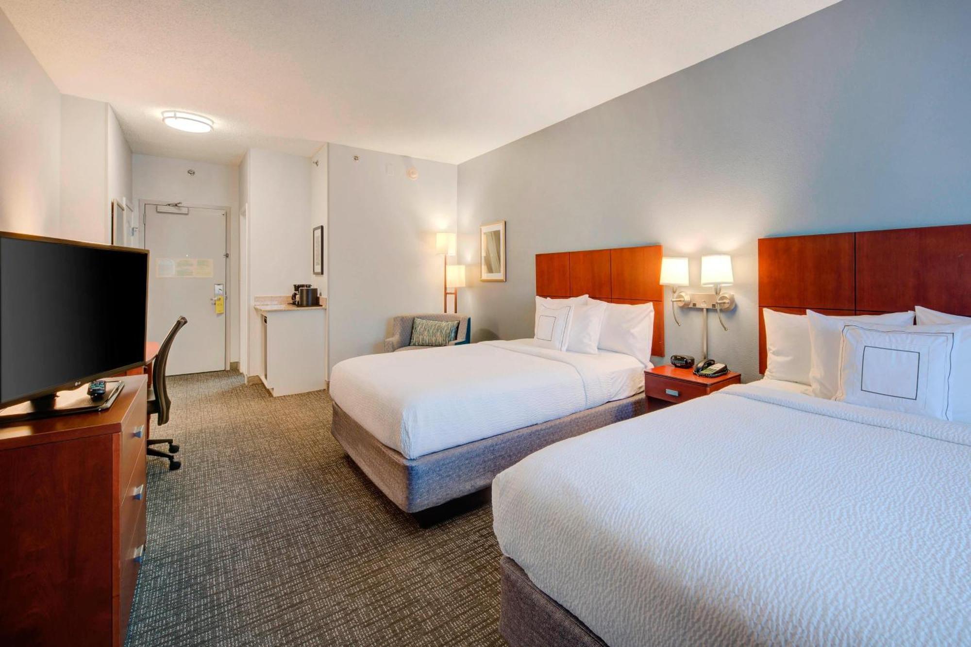 Courtyard Raleigh Crabtree Valley Bagian luar foto