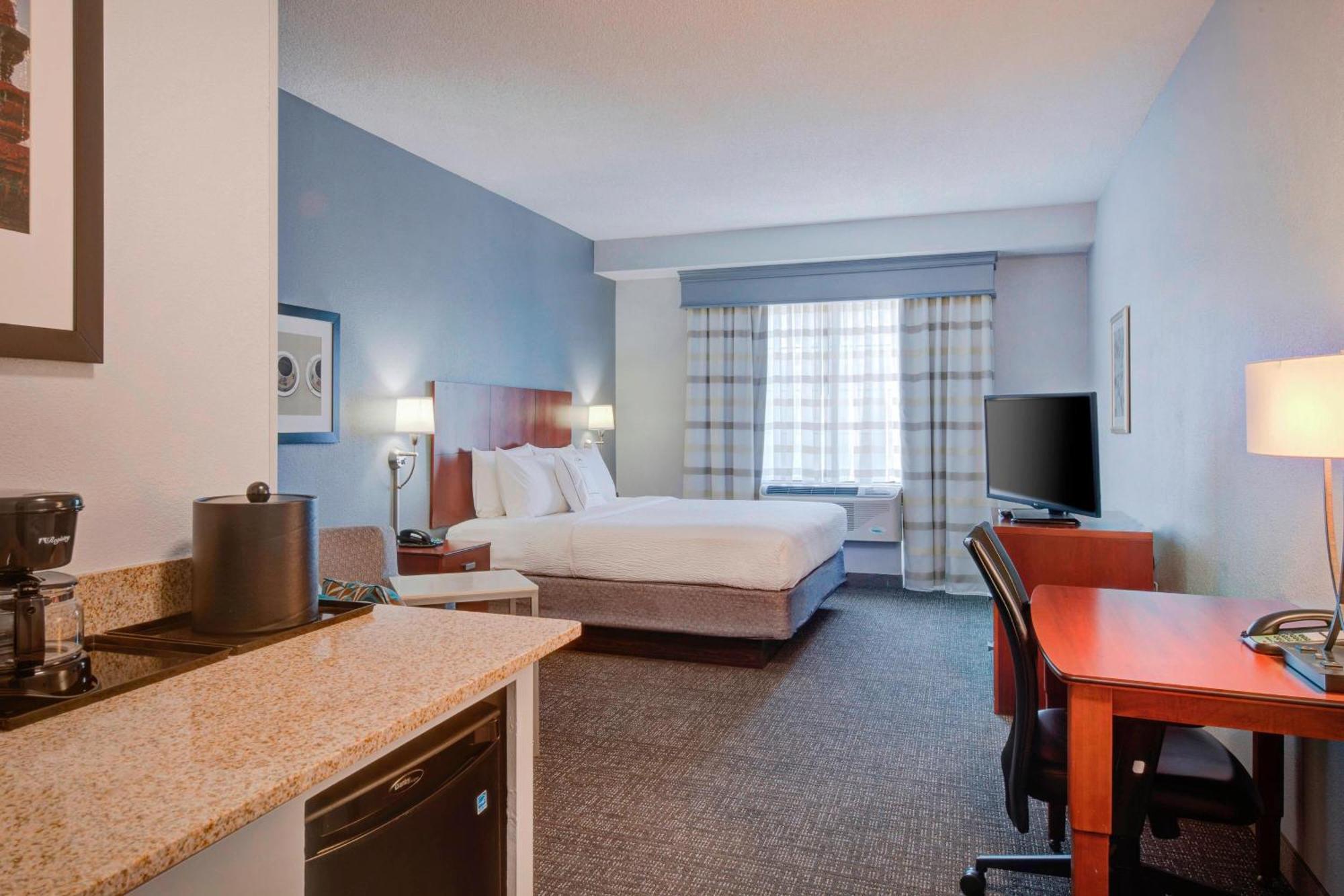 Courtyard Raleigh Crabtree Valley Bagian luar foto
