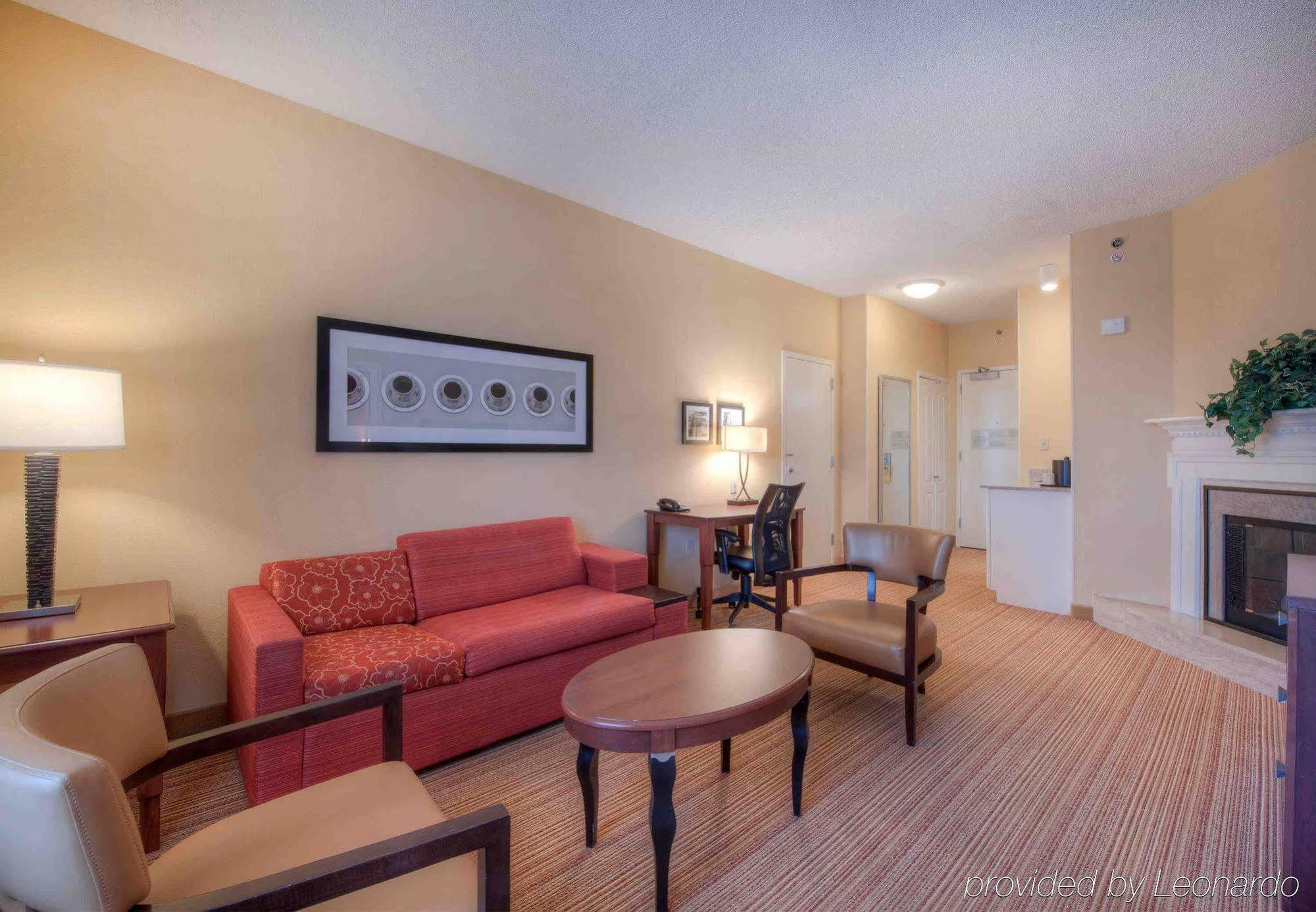 Courtyard Raleigh Crabtree Valley Bagian luar foto