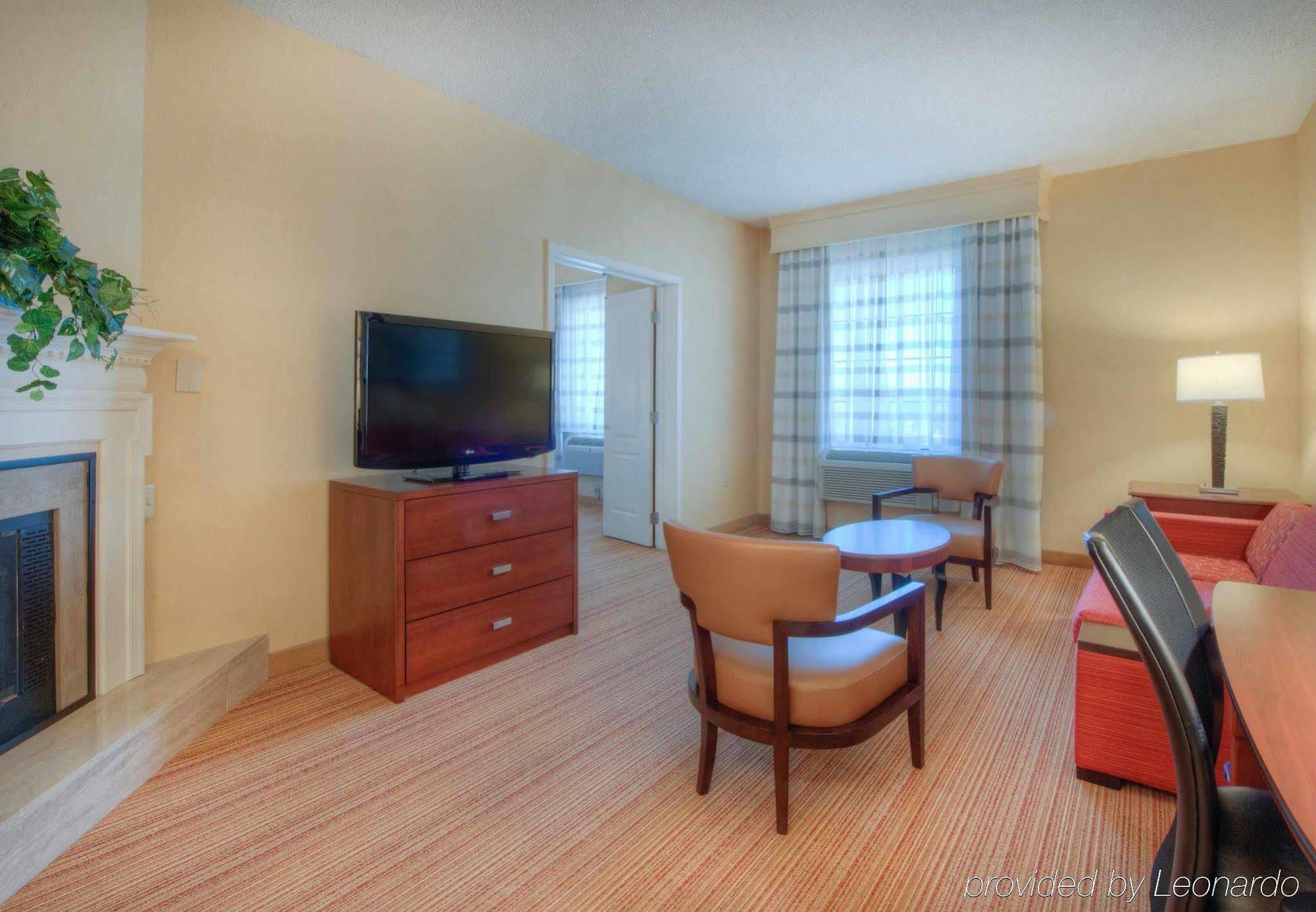 Courtyard Raleigh Crabtree Valley Bagian luar foto